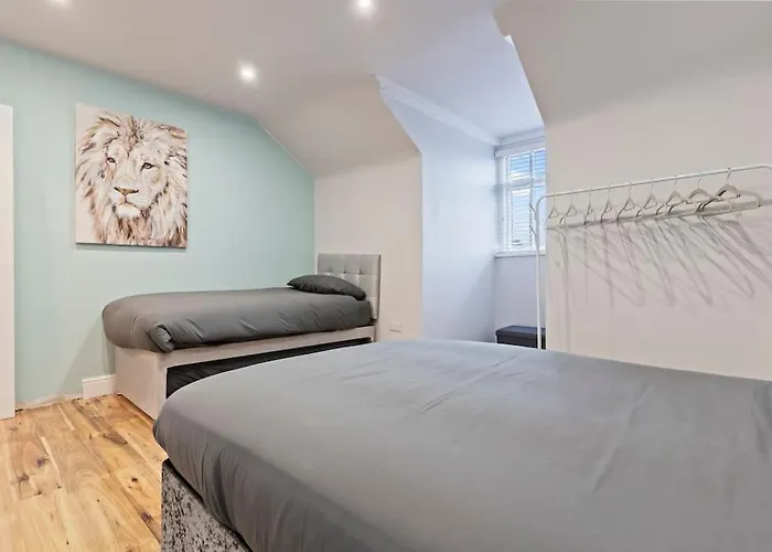 Bella\'S House 12Mins Bus To Motor Point Arena Free Street Parking