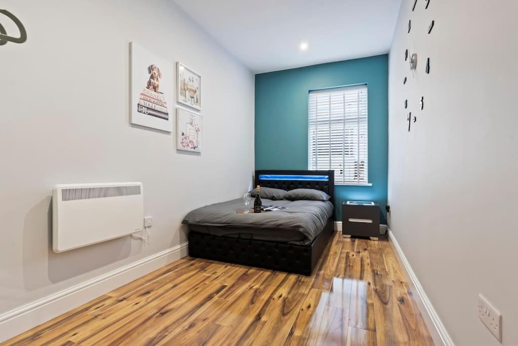 Bella's House 12mins Bus To Motor Point Arena Free Street Parking Holiday home