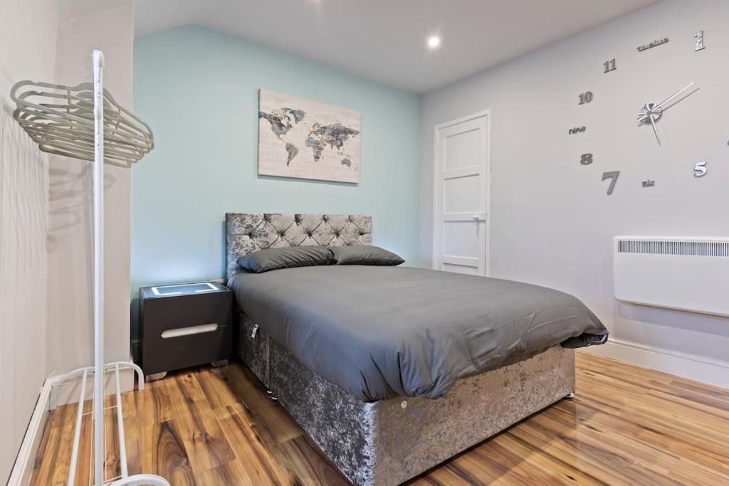 Holiday home Bella's House 12mins Bus To Motor Point Arena Free Street Parking