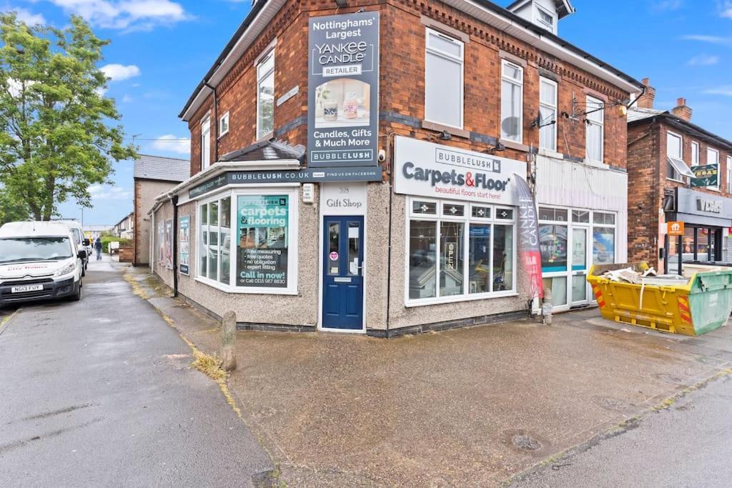 Bella's House 12mins Bus To Motor Point Arena Free Street Parking Holiday home *