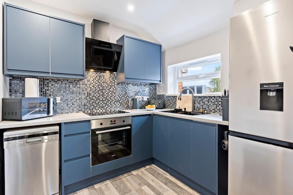 Holiday home Bella's House 12mins Bus To Motor Point Arena Free Street Parking *
